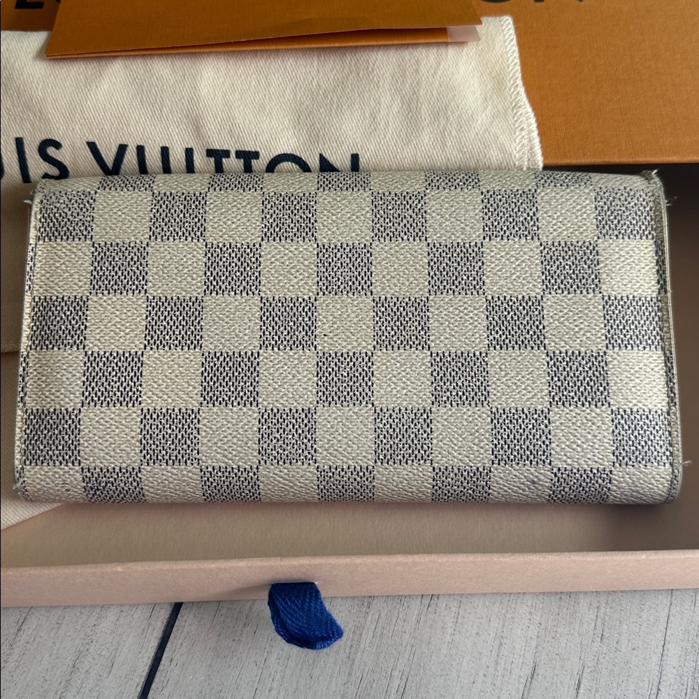 Louis Vuitton Damier Azur Sarah Wallet 2008 France  -full inclusion EUC - Picture 4 of 8